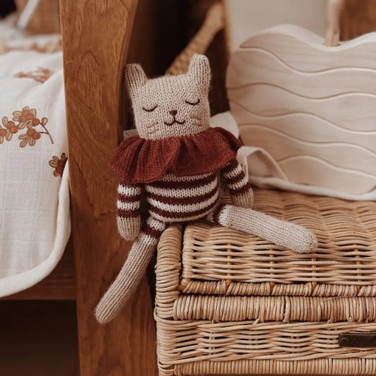 Gatito Burdeos