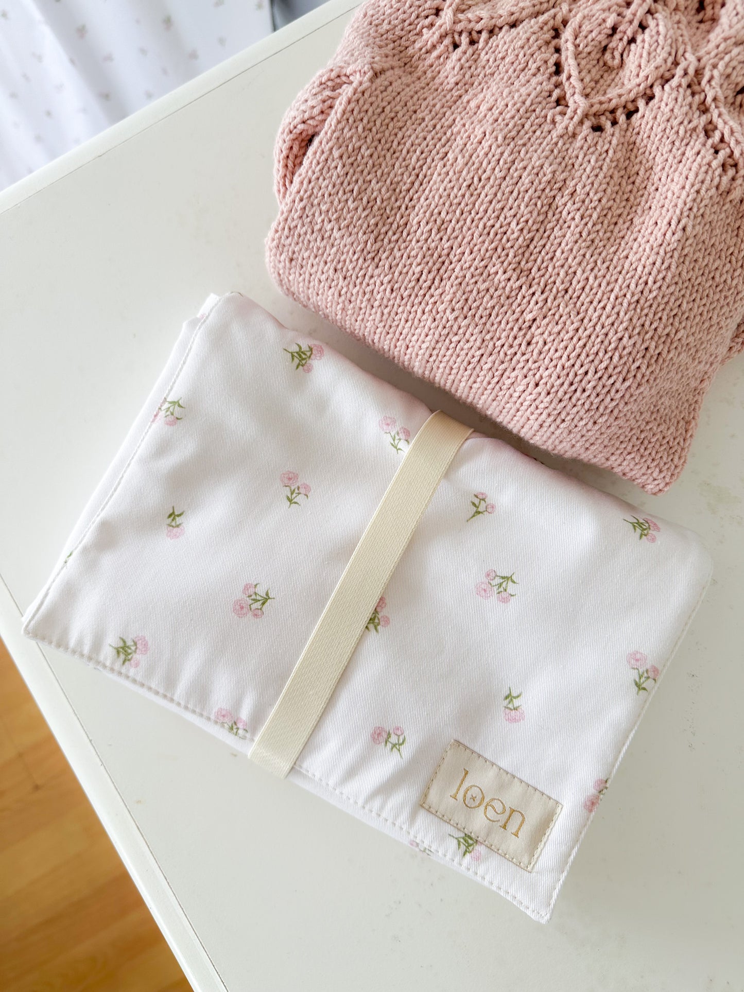 Mudador Portátil – Peonias Beige